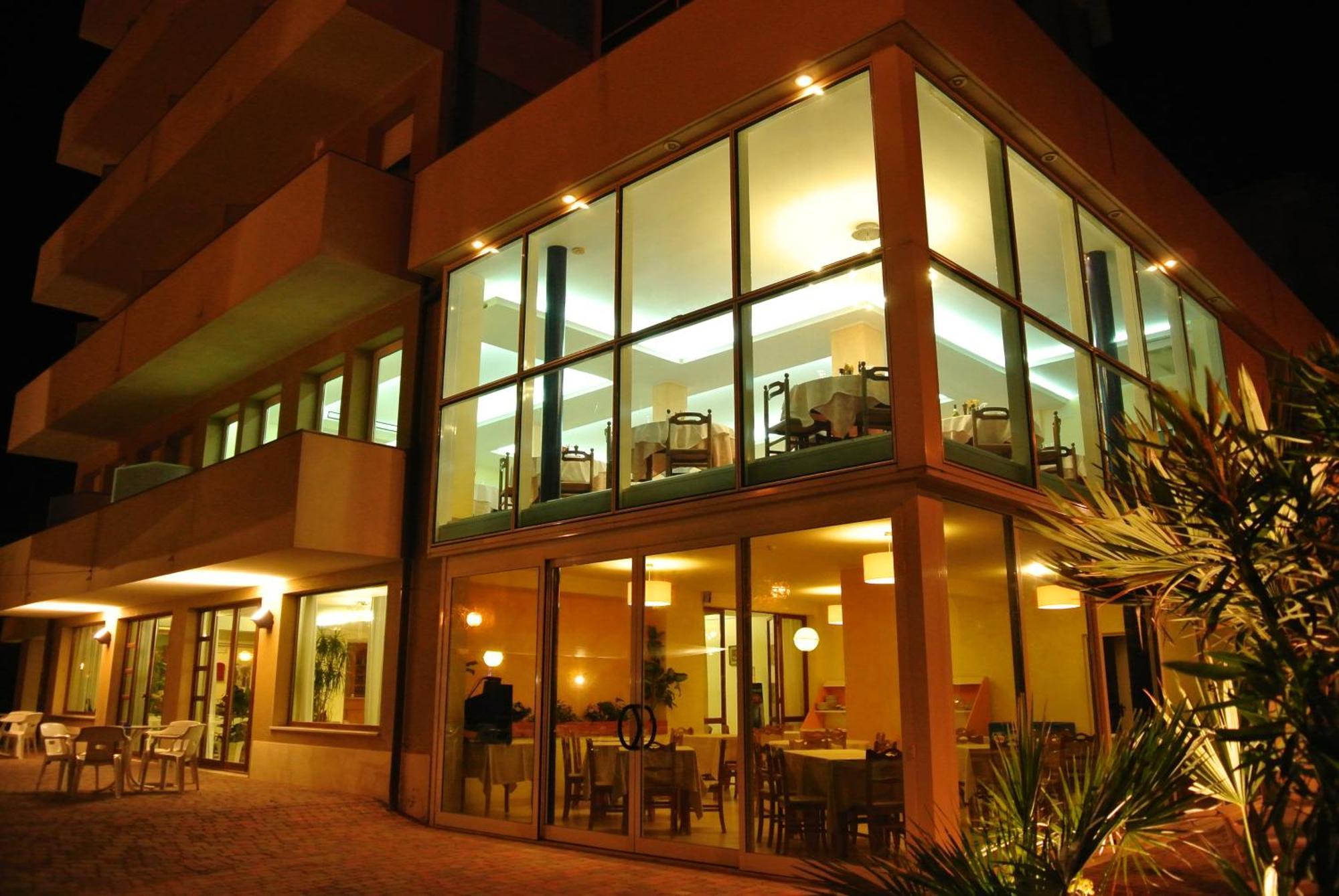 Hotel Astor B&B Lido di Classe Exterior photo